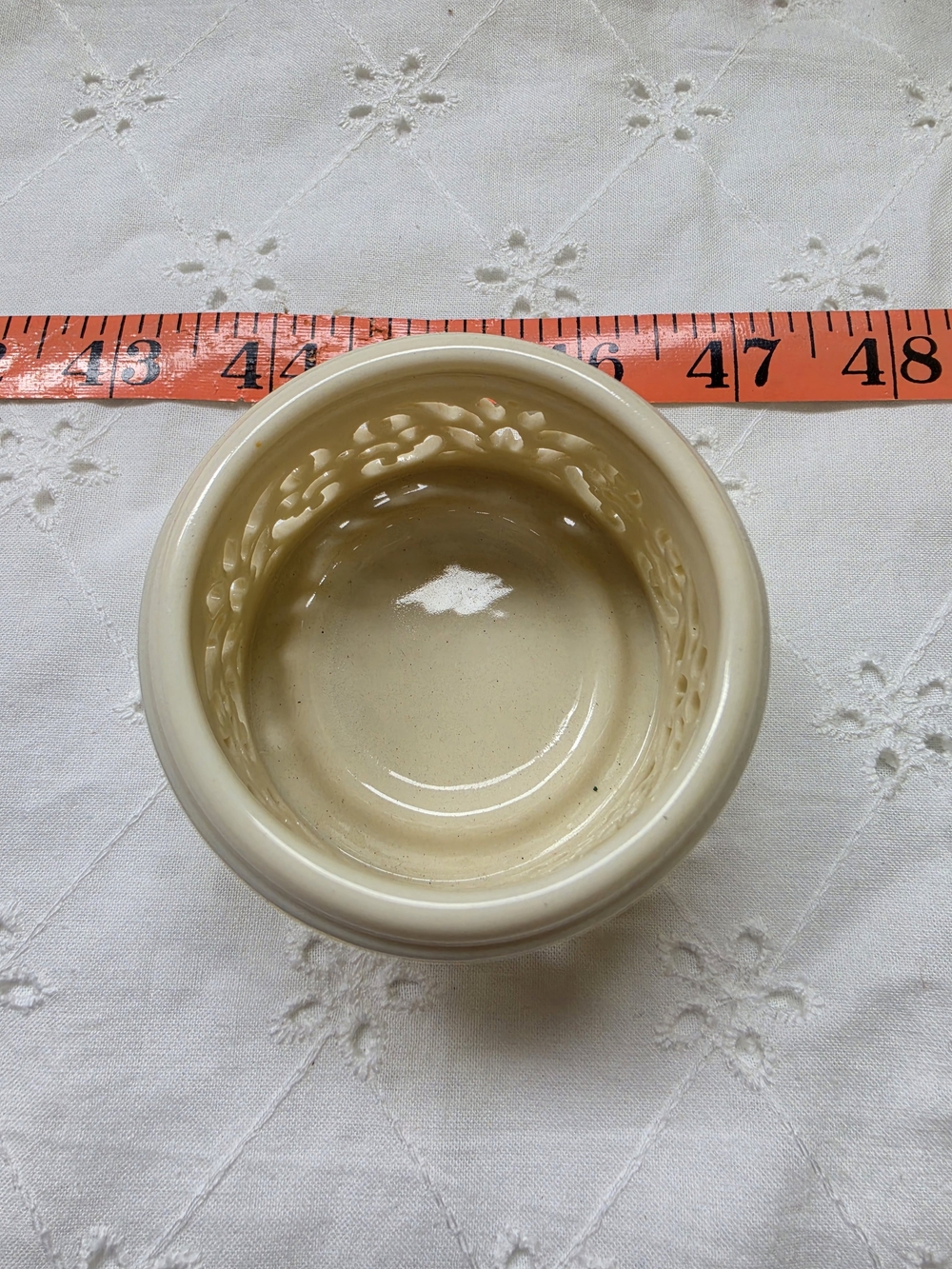 Lenox Cream Ceramic Tea Light Holder with Gold Trim - Picture 3 of 3